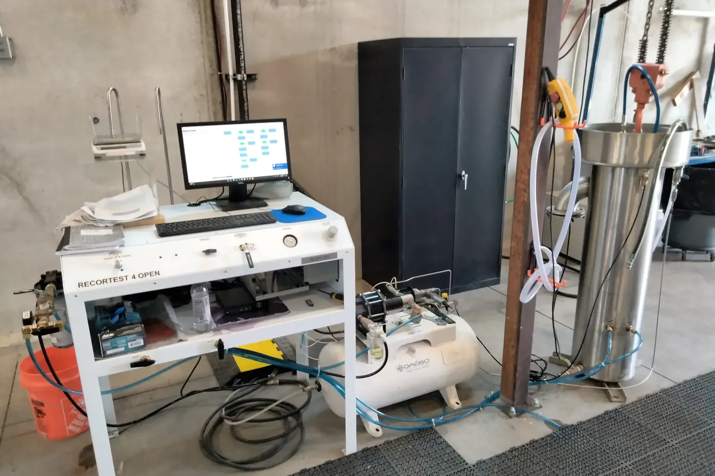 Recor Test 4 Open Workstation at Steelhead Composites, used for pressure vessel recertification with hydrostatic testing, inspection, and certification.